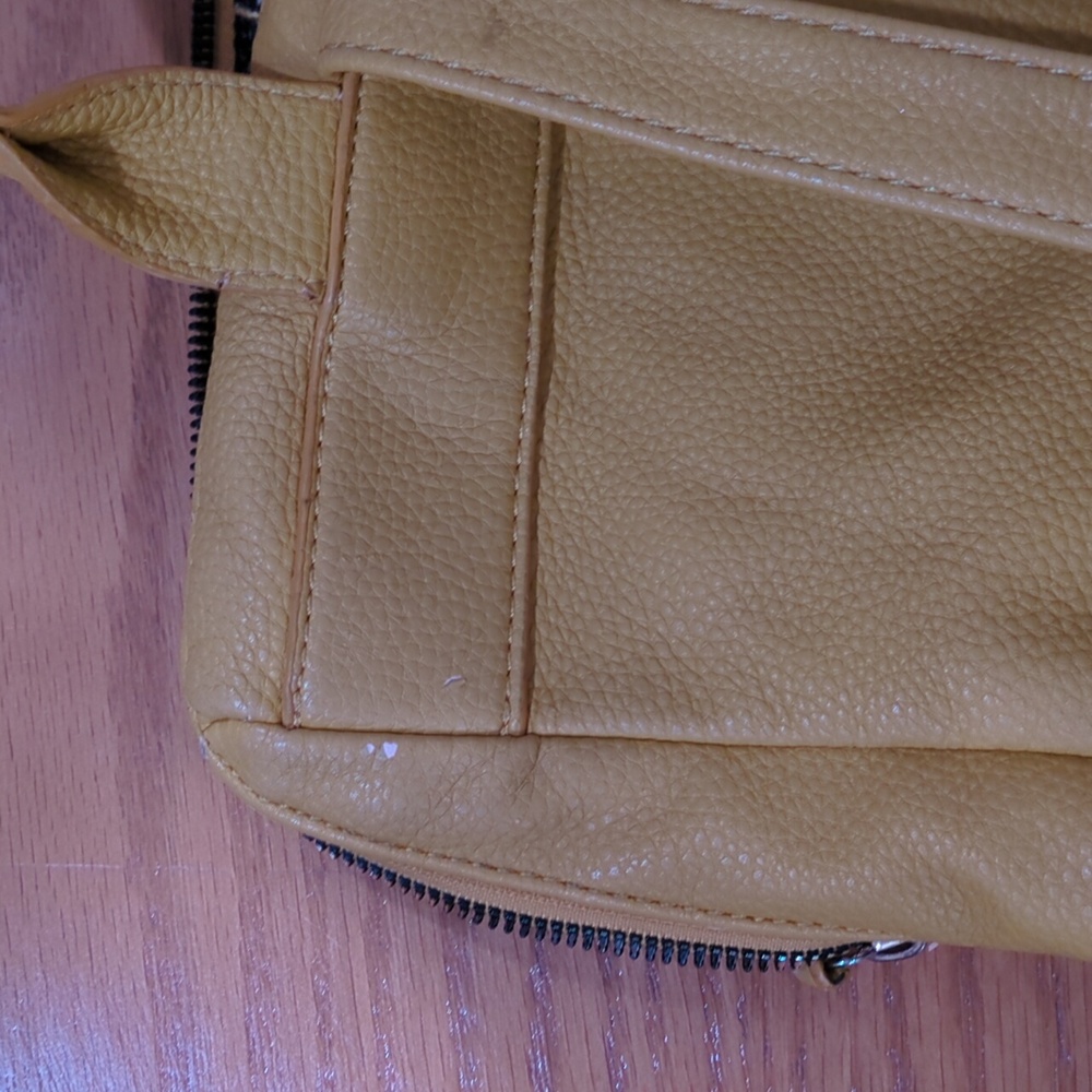 ☀️3for$20☀️ Yellow mini backpack - Picture 6 of 12